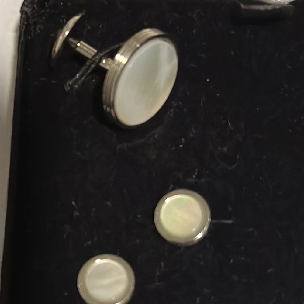 Pronto Uomo Silver and Pearl Cufflinks Set
